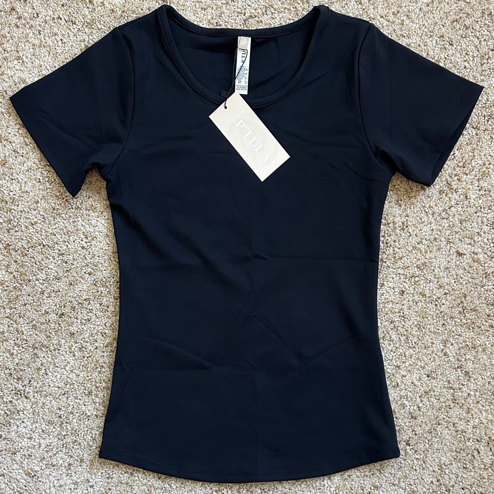 P’tula Fitted T-shirt in black